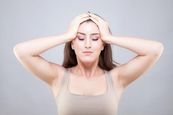 如何做脸部瑜伽?