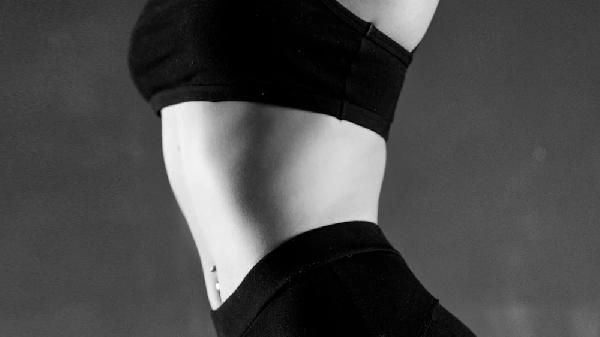 女生的腿容易变粗？这3个原因你该知道，4个方法帮你减脂瘦腿
