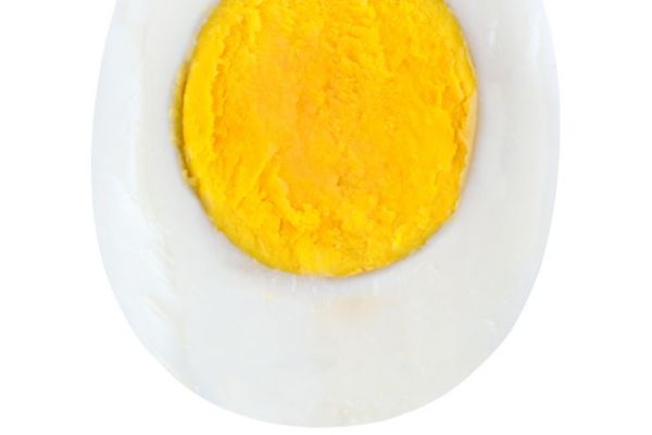一个水煮鸡蛋白的热量是多少 一天吃8个鸡蛋白后果 2个水煮蛋的蛋白多少热量 