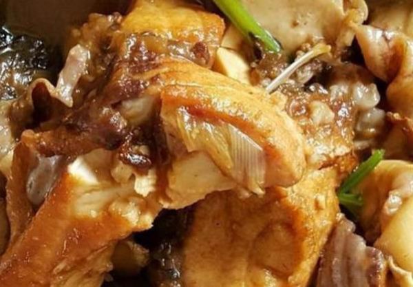 紅燒魚豆腐、五行養(yǎng)生菜、海帶豆腐湯這幾道家常菜的做法