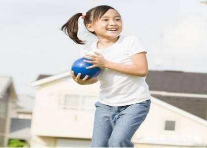 刨腹产的孩子感统失调？33个在家做的感统小游戏
