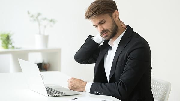 頸部淋巴排毒手法