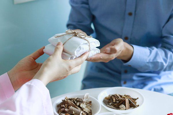 針灸艾灸推拿調(diào)理體質(zhì)減肥