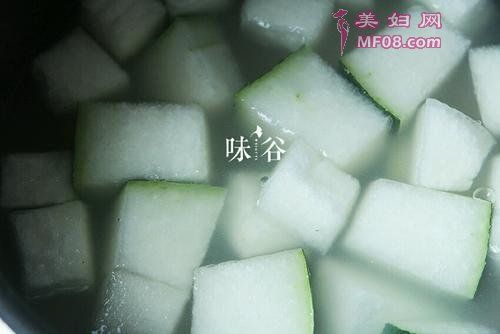 简单方便的消暑冬瓜薏米糖水的做法