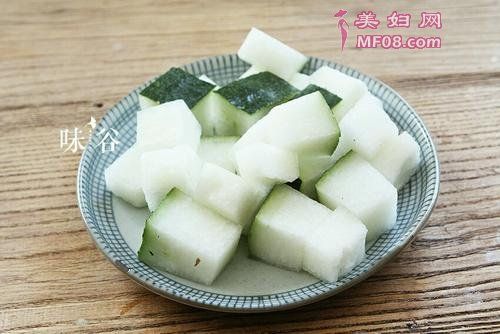 简单方便的消暑冬瓜薏米糖水的做法