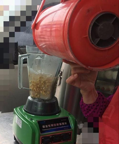 豆浆机的使用注意事项和操作技巧（轻松制作美味健康的豆浆，掌握正确的使用方法！） 第3张