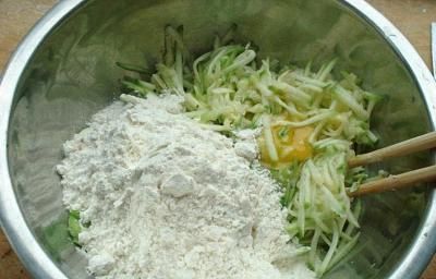 這道山西晉中美食「糊塌塌」，自己先吃了三個(gè)，實(shí)在太好吃！