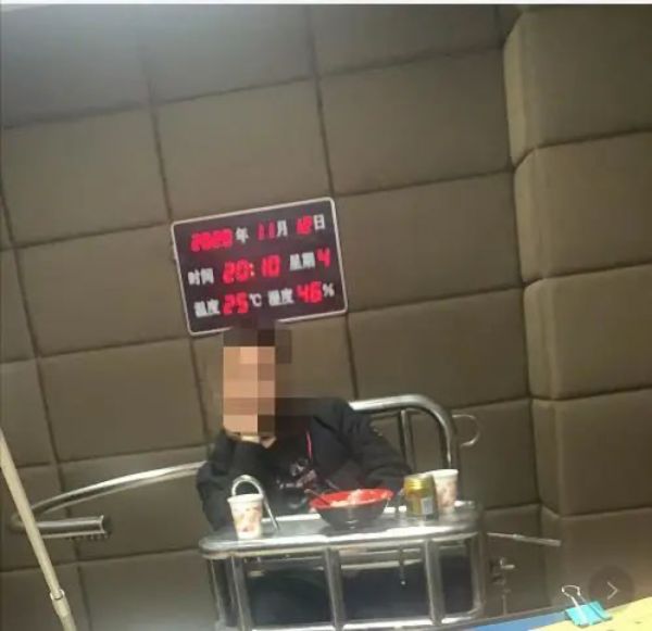 唐某接受讯问