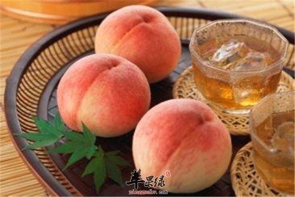吃水蜜桃.jpg