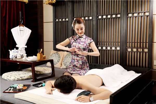 兄弟帶我去體驗了南城區(qū)男士足浴按摩減壓會所(南城區(qū)推拿按摩)