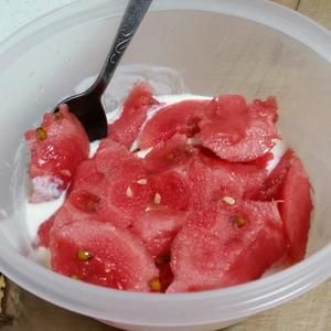 酸奶蜂蜜水果沙拉的做法 步驟3