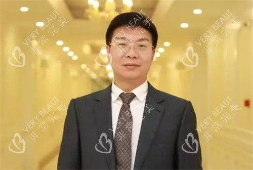 北京纯脂整形冯斌医生照片