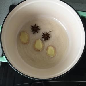 冬笋烧香菇的做法 步骤1