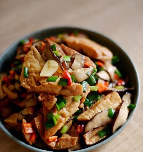 香菇烩豆腐，美味又营养（清淡口感）