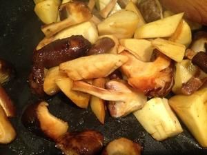 烧冬笋香菇的做法 步骤4
