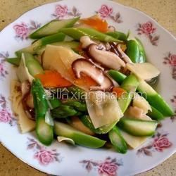 香菇炒双笋的做法[图]