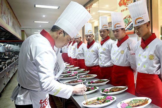 中式面点师需要哪方面的技能，面点师培训学什么