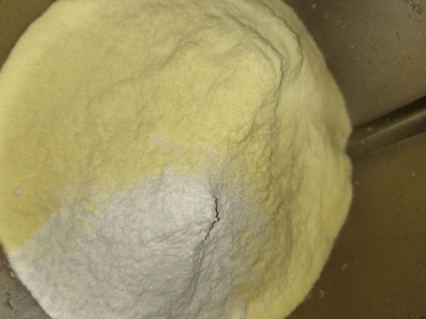 純奶手撕吐司的做法 步驟1