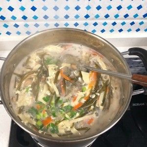 素酸辣汤（无油健康版）的做法步骤 第5步