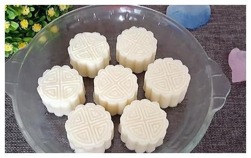 山药做成糕点吃，补钙效果好，外酥里嫩，家人都爱吃！