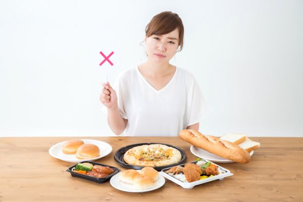 高油、高熱量、重口味的精緻食物是 瘦手臂 的地雷飲食
