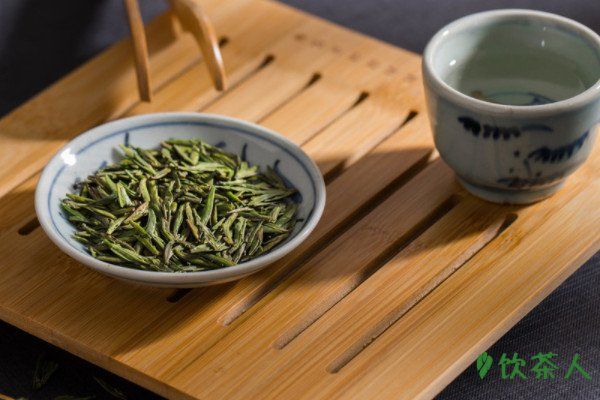 绿茶的冲泡方法，泡绿茶的正确方法(三大投法及技巧)