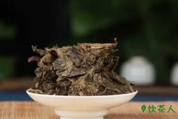 黑茶的制作工序的六個步驟，萎凋/殺青/揉捻/曬青/堆渥/干燥