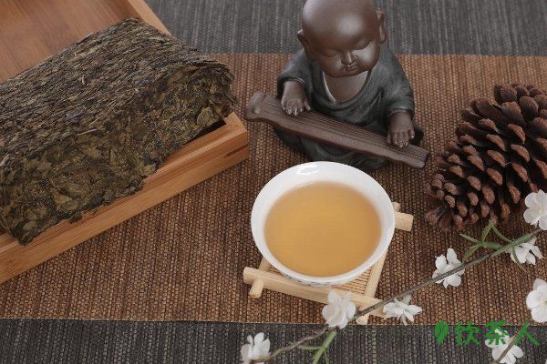 黑茶的制作工序的六個步驟，萎凋/殺青/揉捻/曬青/堆渥/干燥