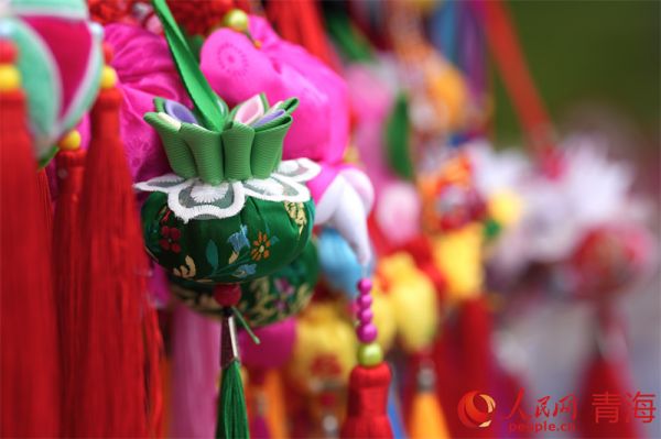 青海香包：传统手工艺品焕新彩