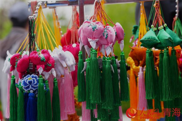 青海香包：传统手工艺品焕新彩