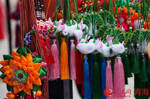 青海香包：传统手工艺品焕新彩