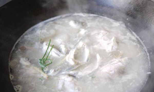 山藥枸杞鯽魚湯，守護健康味道（一碗湯）