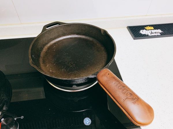 純奶手撕吐司的做法 步驟1