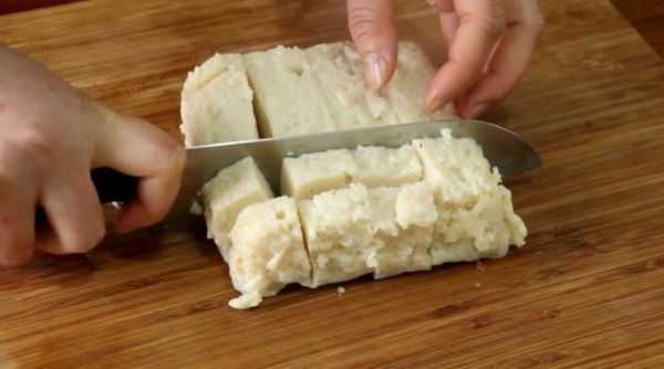 教你做美味的鱼豆腐，做法一看就会，老人孩子都爱吃