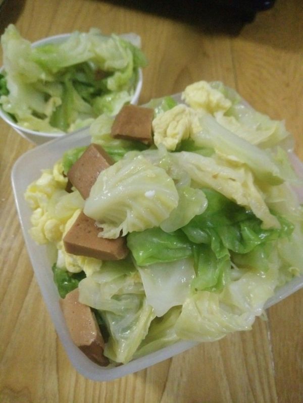 魚豆腐雞蛋手撕包菜(增肌減脂者自創(chuàng)菜)
