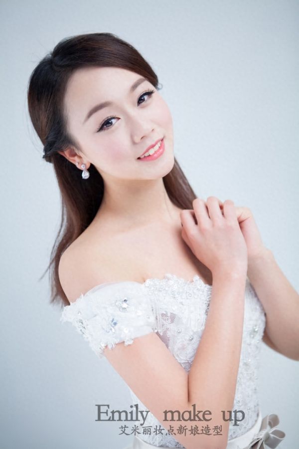 新娘造型|简单婉约，做个美丽的新娘拥抱幸福