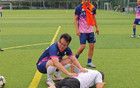 56岁白岩松踢球摔倒久久不起