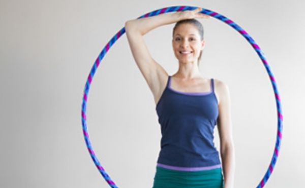 呼啦圈怎么转？呼啦圈的玩法(1)