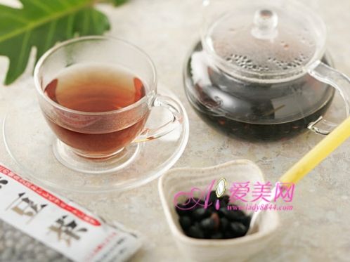 自制黑豆减肥茶去脂不伤身