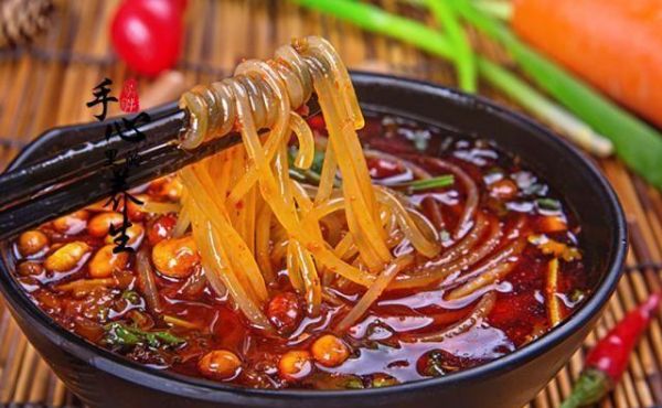 家常版酸辣粉的做法,3块钱就能做一大碗,营养美味又实惠