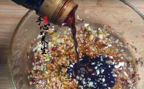 家常版酸辣粉的做法,3块钱就能做一大碗,营养美味又实惠