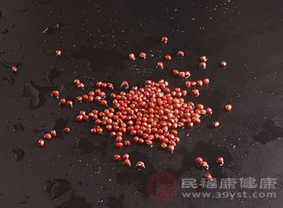 红豆具有清心火和补心血的功效