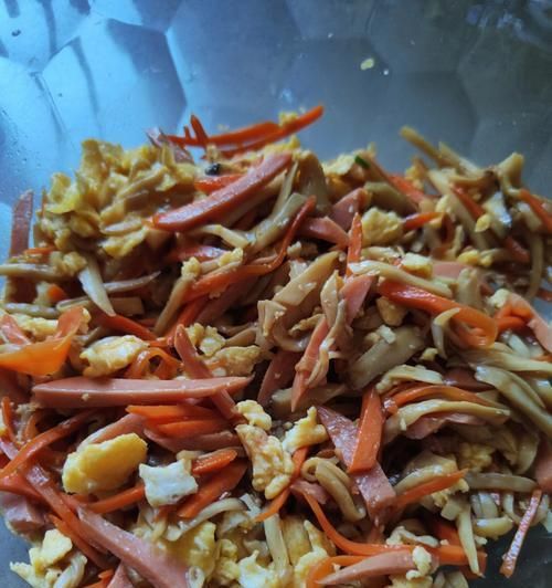 美味健康的玉米红豆汤（传统美食新口味尝试）