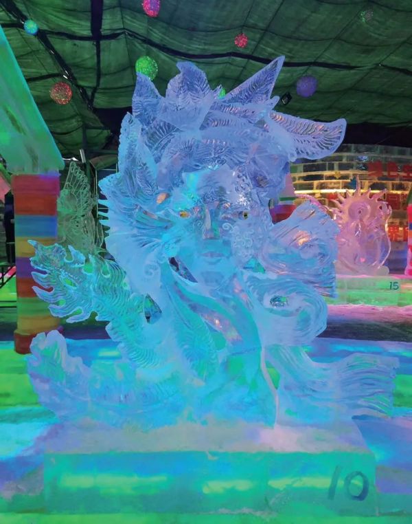 冰雕“魔法師”