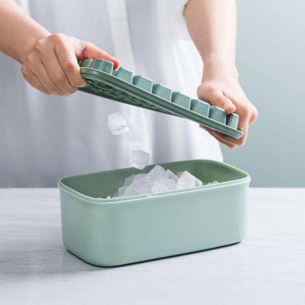 硅胶冰格制冰盒自制速冻器带盖家用冰箱冻冰块 冰格盒