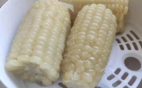 吃玉米体重飙升？搭配这4种食物，减肥梦碎！