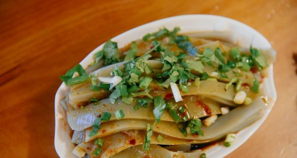 齐豆豆——一种独具西北特色的美食（品尝齐豆豆）