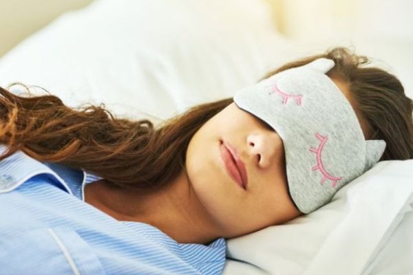 女人梦见白蛇是吉兆发财