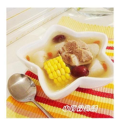 以山药红枣排骨汤为食材的健康营养汤（古法熬制）