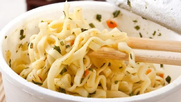 早上吃泡面會(huì)變胖嗎